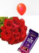 6 red Rose bouquet 1 Balloon 1 Silk chocolate